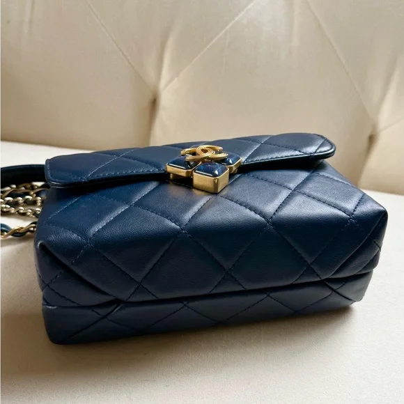 Chanel Navy Blue Diamond Lock Crossbody Flap Bag - Picture 4 of 12